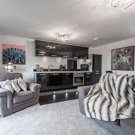 Luxurious River View Apartment With Terrace Worcester Bagian luar foto