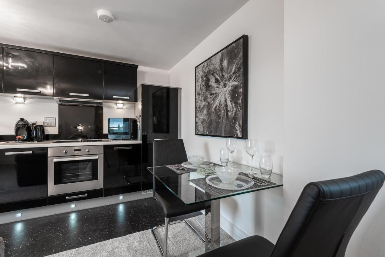 Luxurious River View Apartment With Terrace Worcester Bagian luar foto