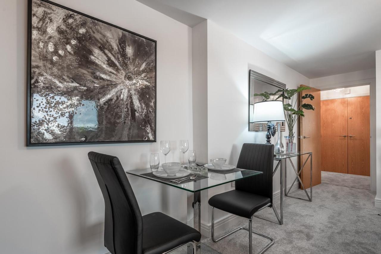 Luxurious River View Apartment With Terrace Worcester Bagian luar foto